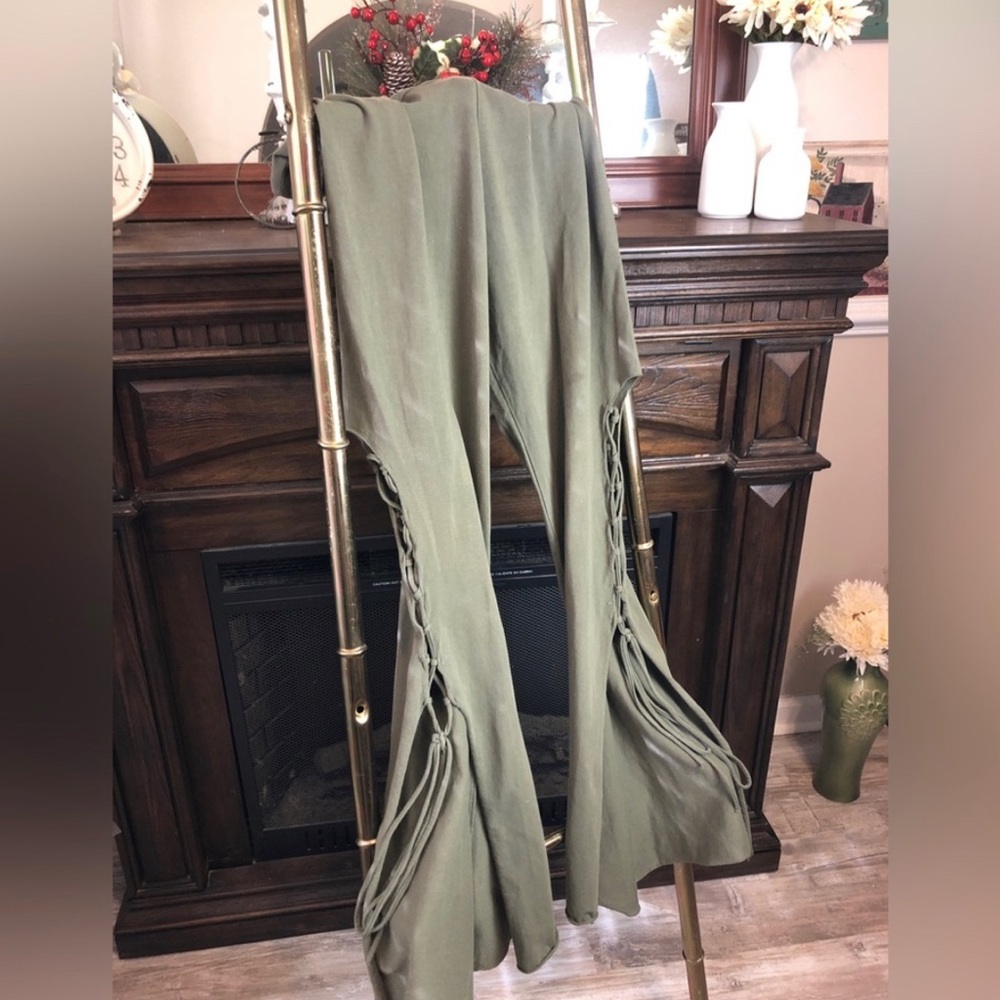 EARTHBOUND olive green split side pants